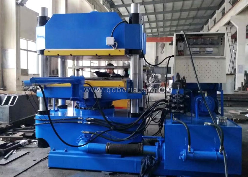 Automatic flat plate vulcanizing machine