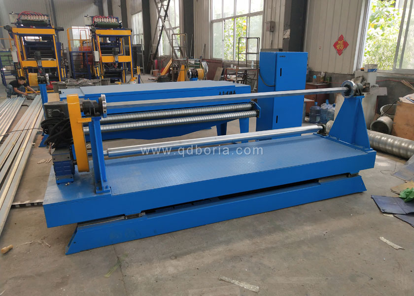 Cushion cloth renovating machine